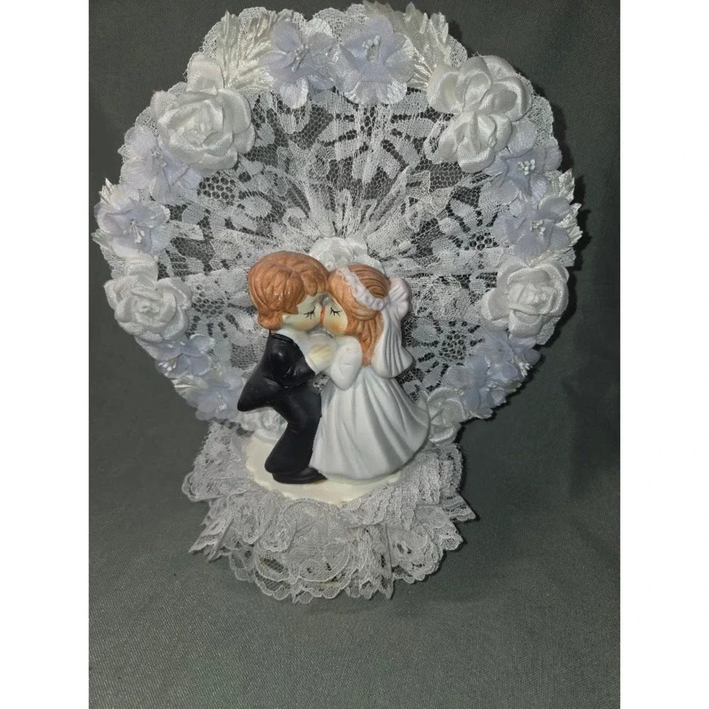 Vintage Coast Novelty Wedding Cake Topper Kissing Bride Groom Lace Arch 9 Inch